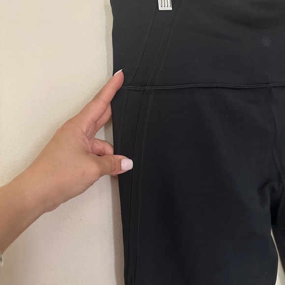 Athleta Horizon Scallop Black Yoga Fitness Capri Pant! - Picture 8 of 10